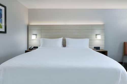 Habitación estándar, 1 cama King size | Caja de seguridad en la habitación y escritorio