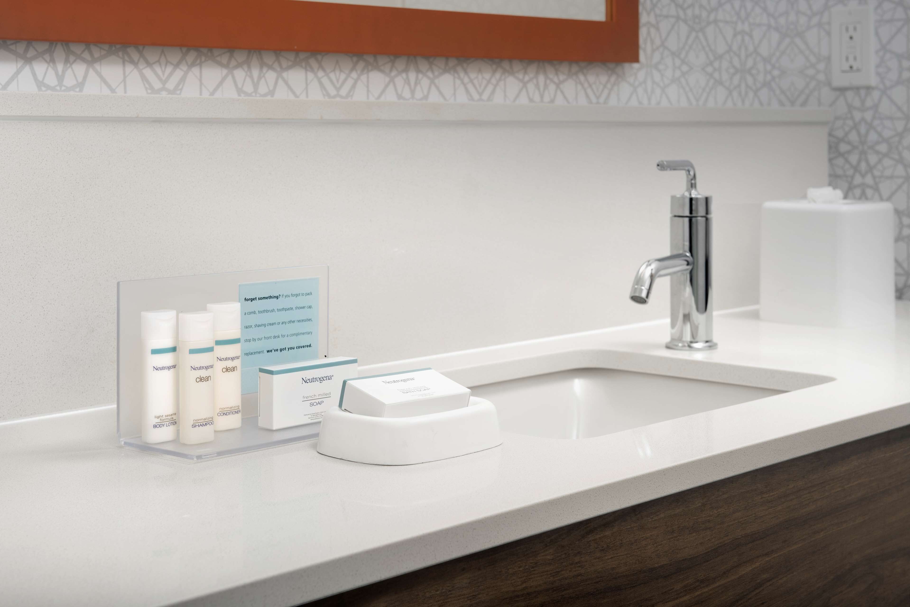 combined shower/bathtub, free toiletries, hair dryer, towels