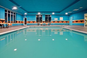 Una piscina cubierta