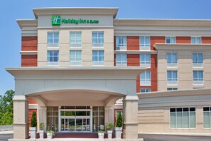 Terrace/patio - Holiday Inn Hotel & Suites Williamsburg-Historic Gateway by IHG (Williamsburg)