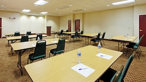 Unclassified image, 3 of 33, button - Holiday Inn Express Hotel & Suites Sylacauga by IHG (Sylacauga)