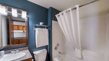 Standard Room, 1 Double Bed, Non Smoking | Desk, iron/ironing board, free WiFi, bed sheets