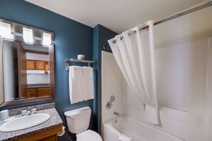 Standardzimmer, 1 Doppelbett, Nichtraucher | Schreibtisch, Bügeleisen/Bügelbrett, kostenloses WLAN, Bettwäsche