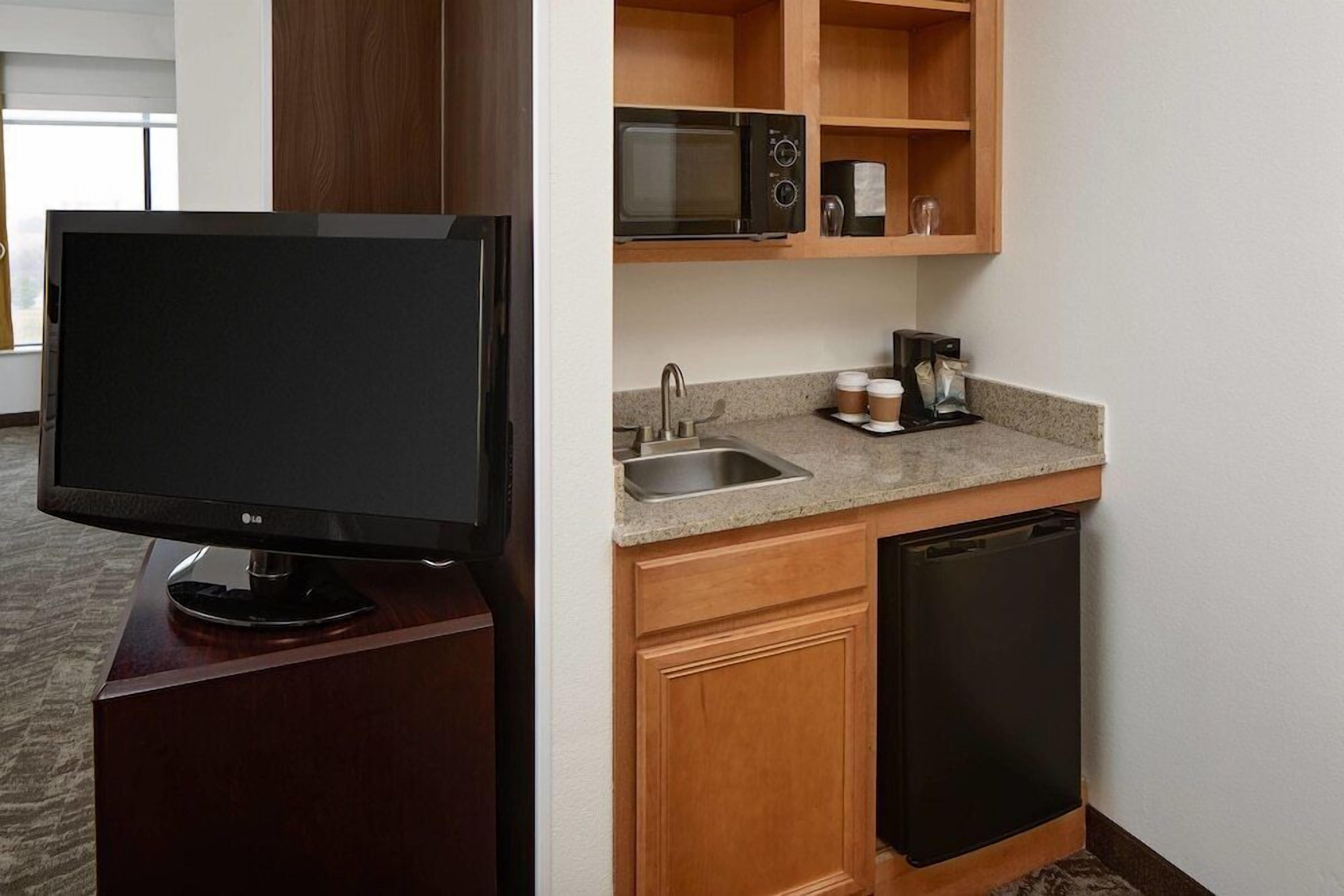 Fridge, microwave, coffee/tea maker