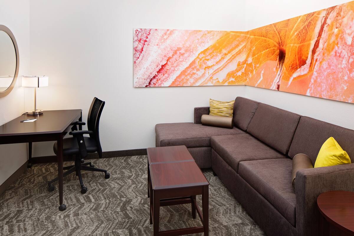 flat-screen tv, pay films