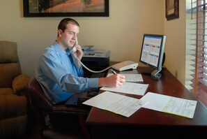 In-room business centre - Stratford Suites (Airway Heights)