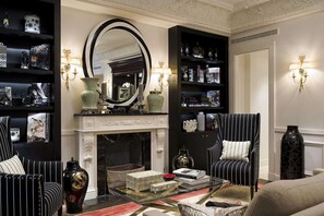 Bar (on property) - Hôtel Keppler (Paris)