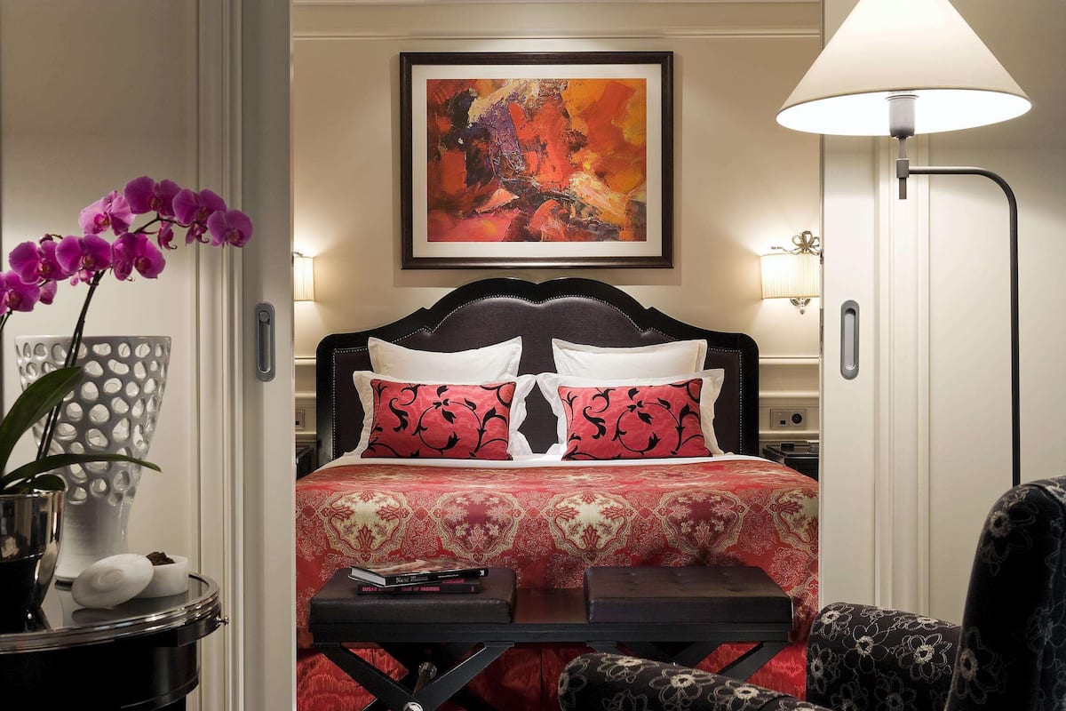 Suite Penthouse (2 chambres, 2 salles de bain, et un salon)