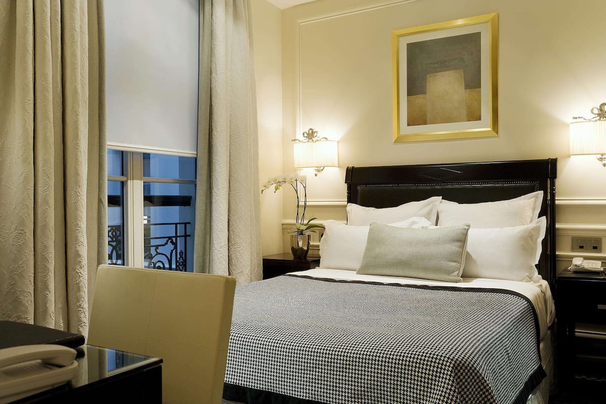 Chambre Classique, 1 lit double, cÎté cour intérieure