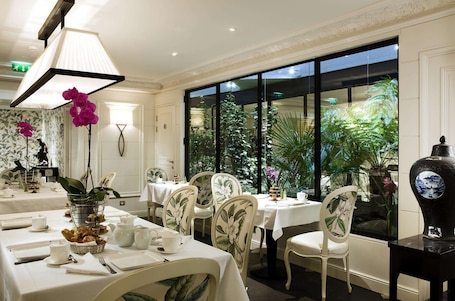 Daily buffet breakfast (EUR 22 per person)