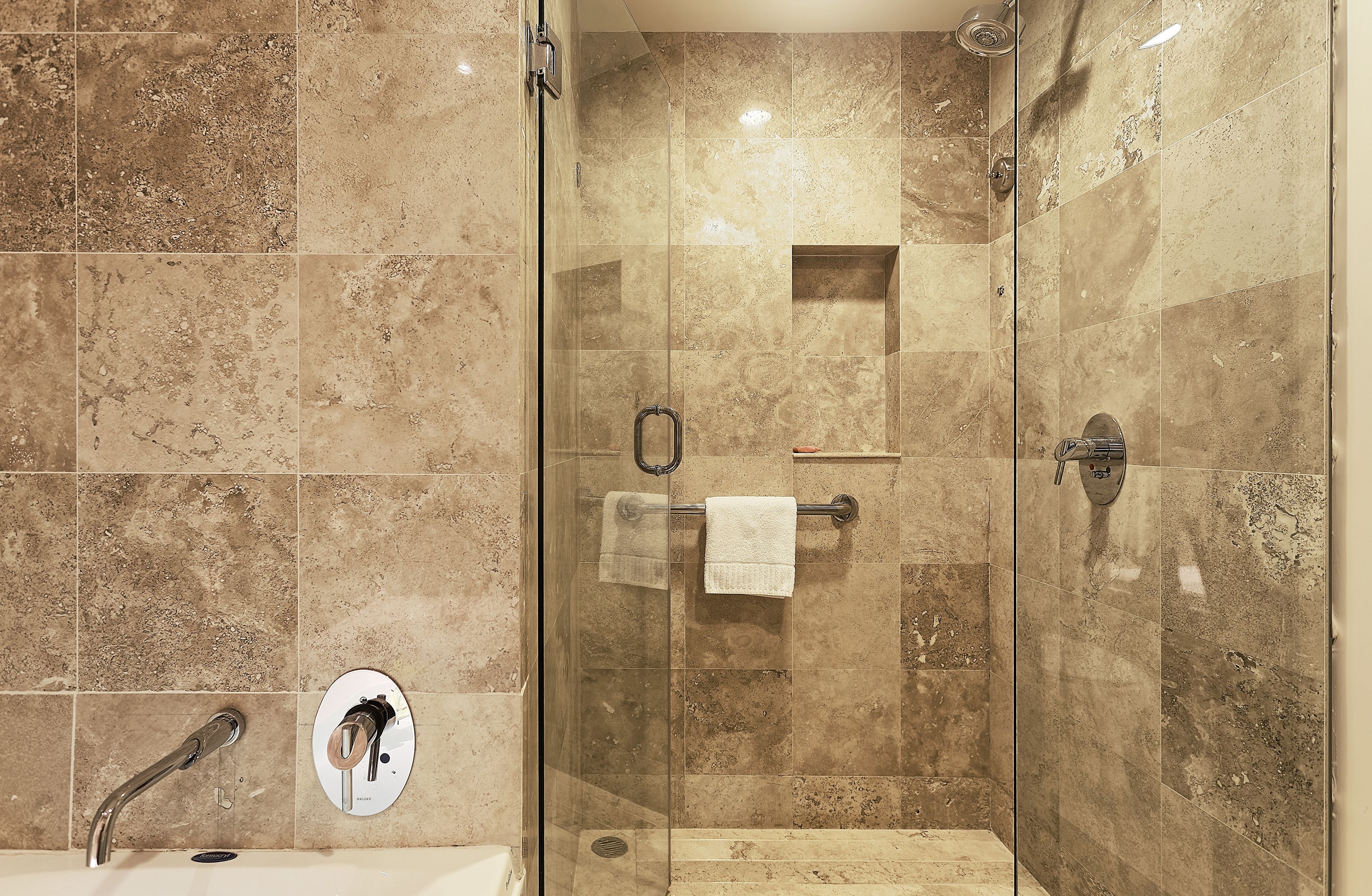 Shower, rainfall showerhead, free toiletries, hair dryer