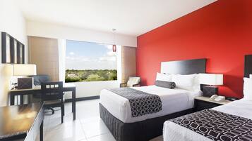 Habitación estándar, 2 camas Queen size | Ropa de cama de alta calidad y minibar