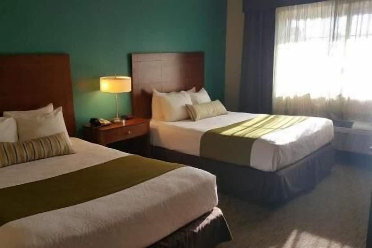 1 bedroom, premium bedding, desk, blackout drapes