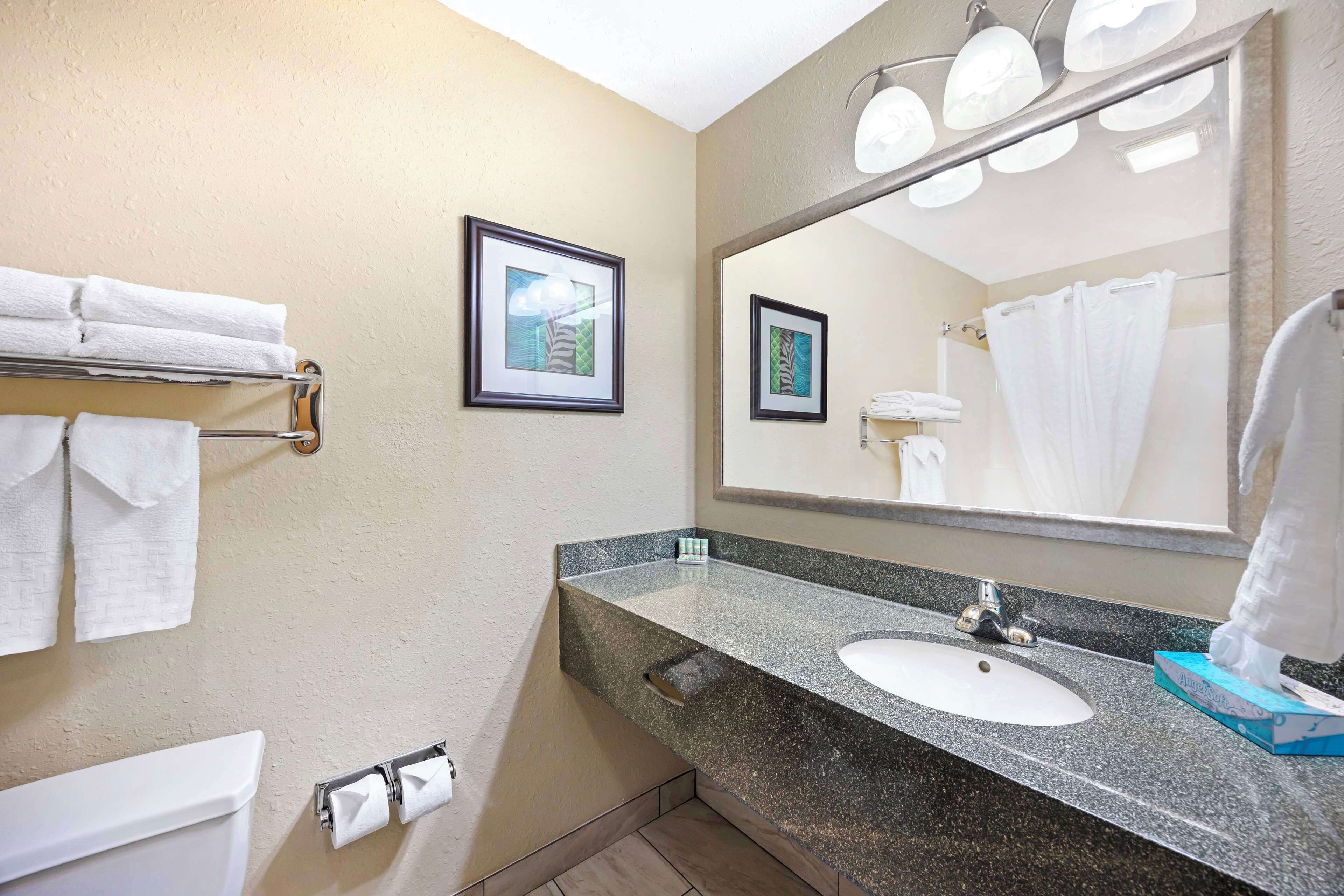 standard room, 2 queen beds, accessible, bathtub | bathroom | deep-soaking bathtub, hydromassage showerhead, free toiletries