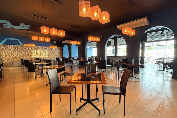 2 restaurants, breakfast, lunch, dinner served; Peruvian cuisine