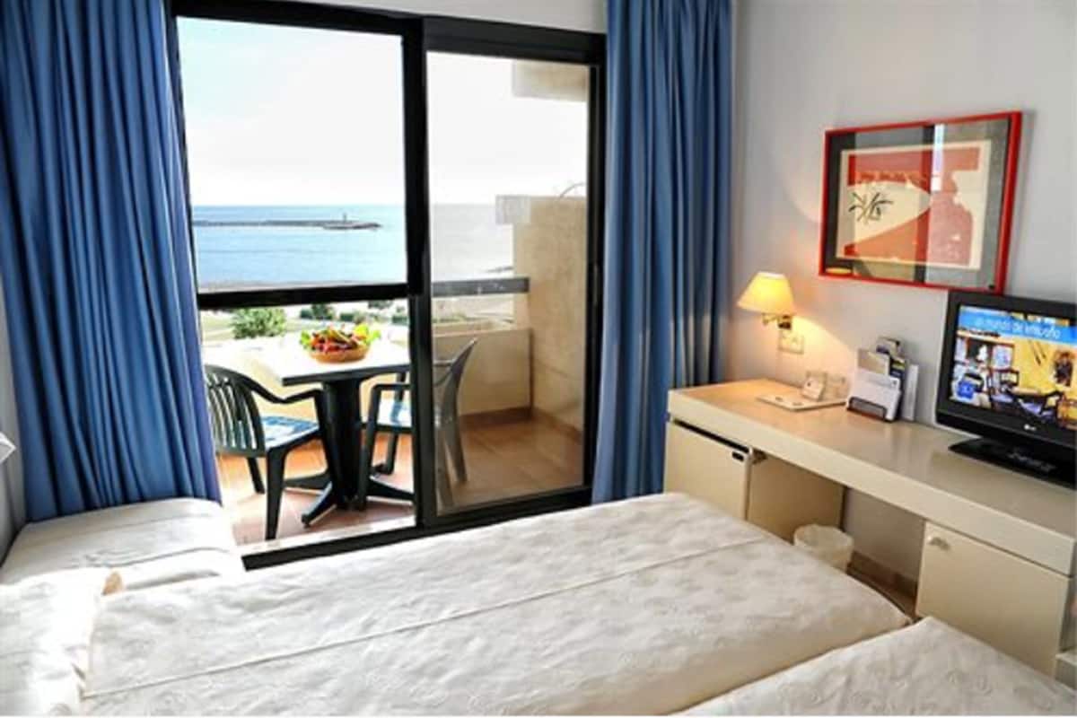 1 sovrum, minibar, värdeförvaringsskåp på rummet och skrivbord