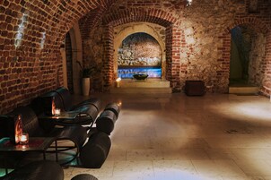 Couples treatment rooms, steam room, deep-tissue massages