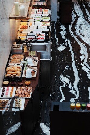 Daily buffet breakfast for a fee