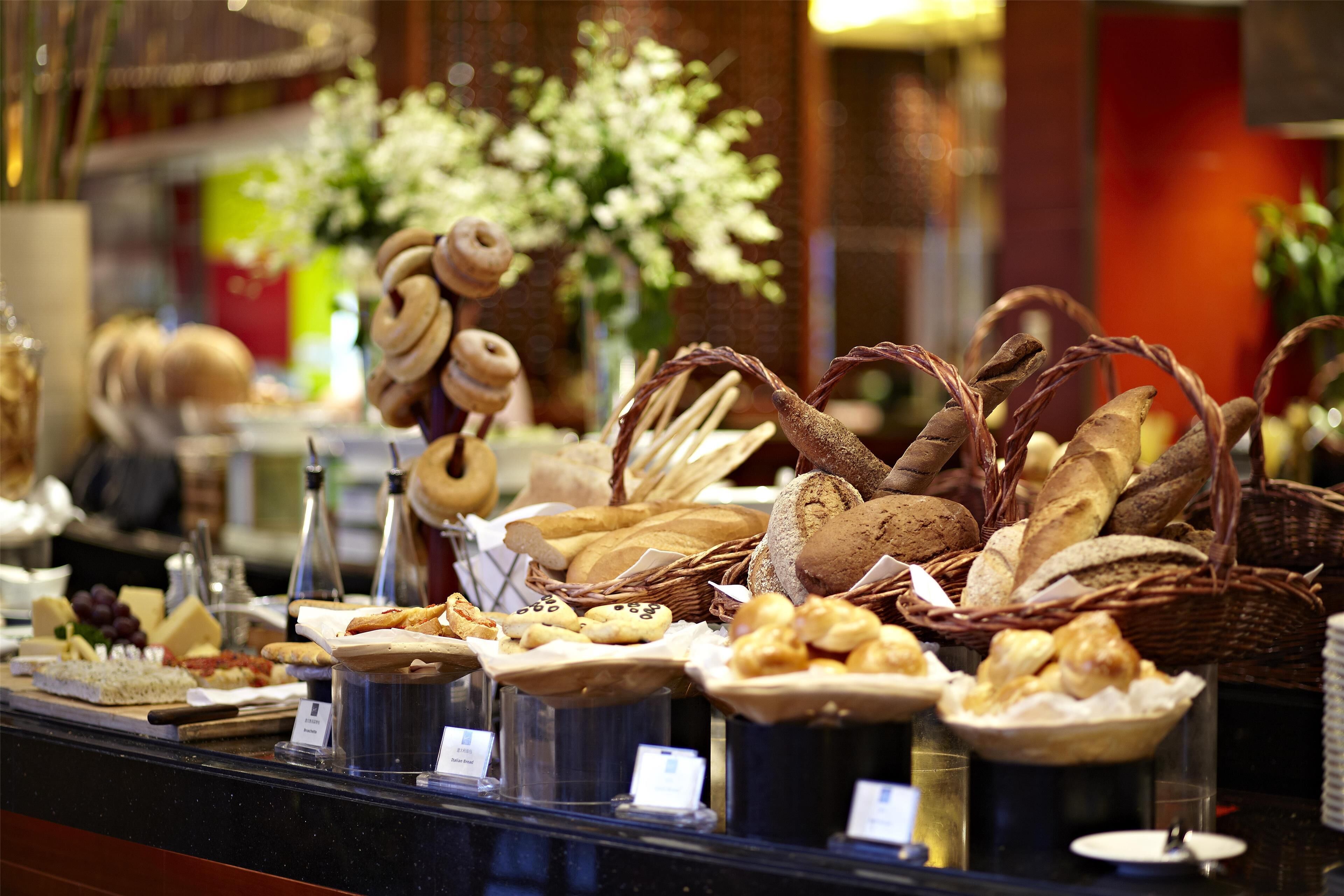 الإفطار بتكلفة قدرها (219.21 CNY للشخص)