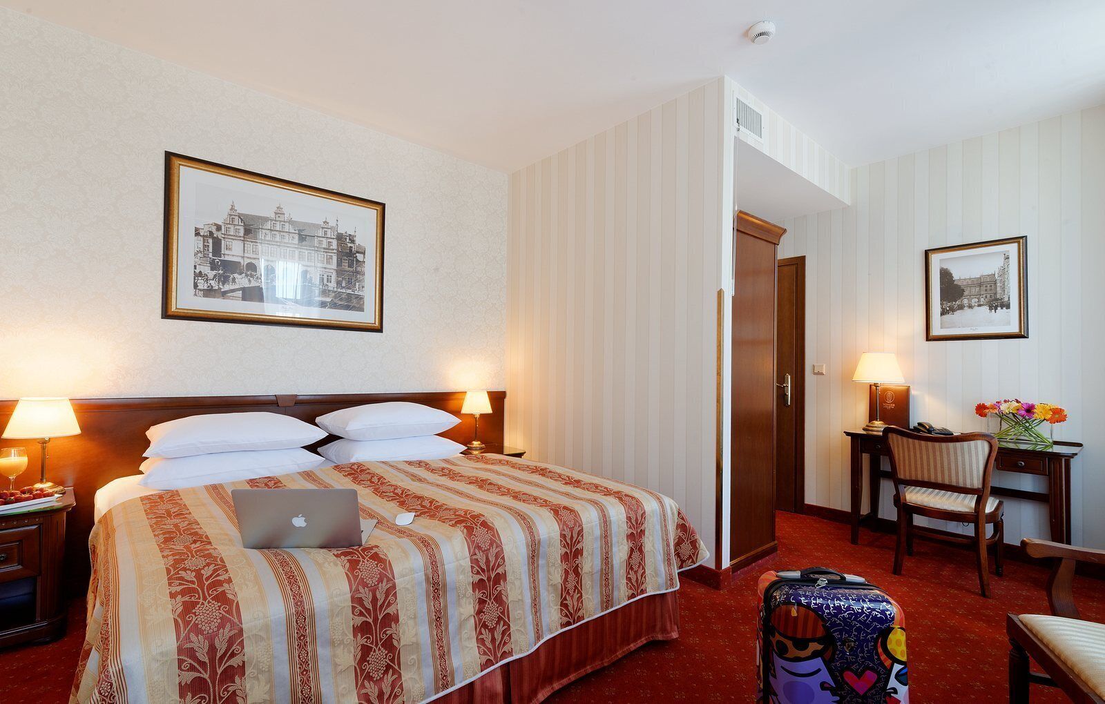 防过敏的被褥、客房内保险箱、特色装修、特色家居