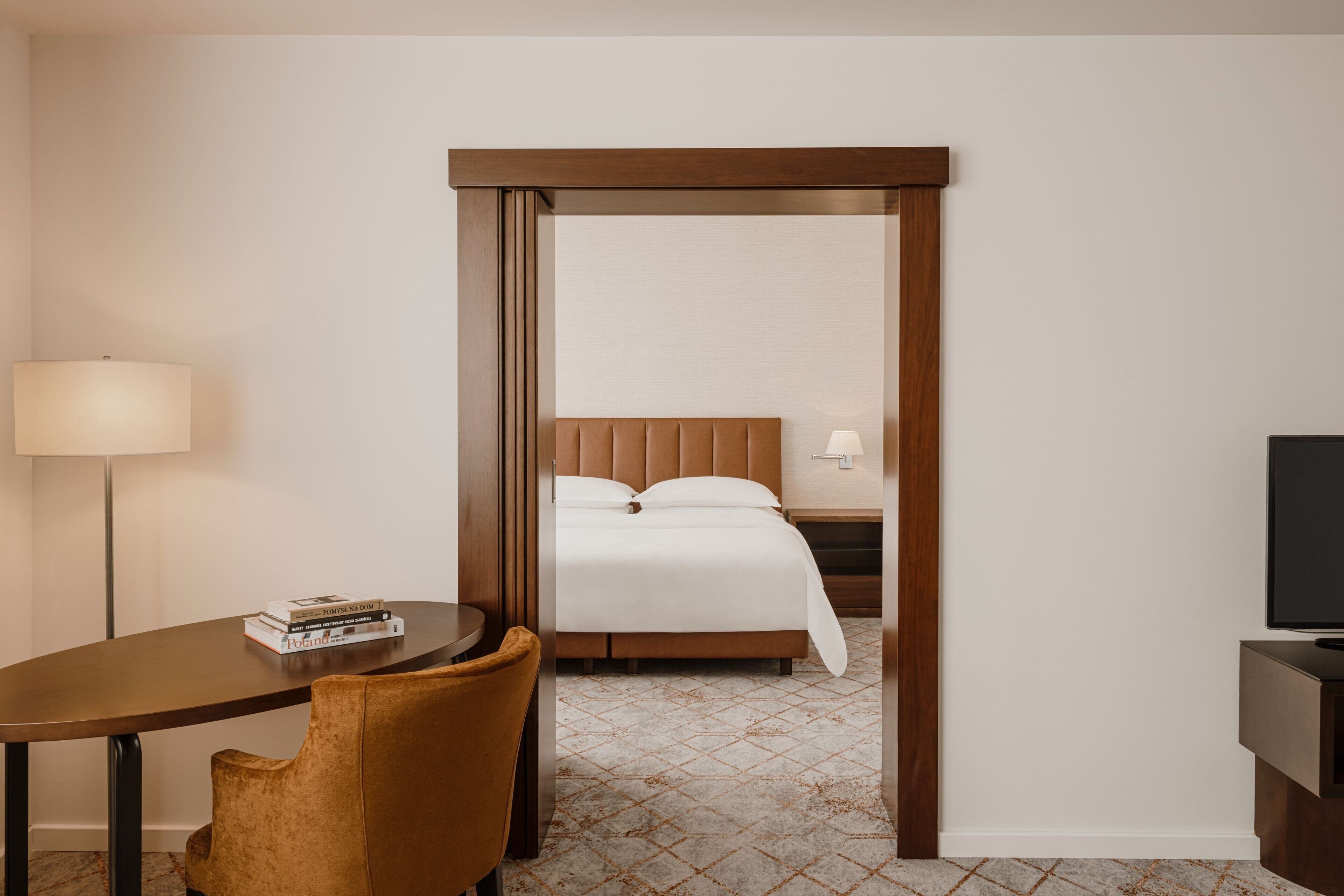 deluxe suite, 1 bedroom, non smoking | 1 bedroom, premium bedding, down duvets, minibar