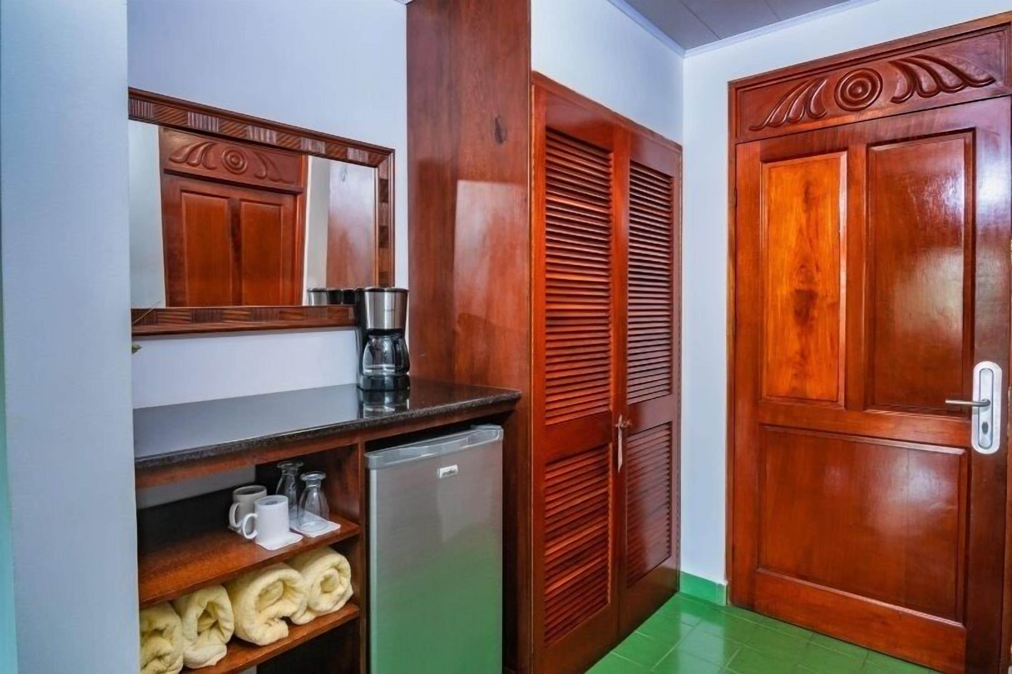 premium bedding, in-room safe, individually decorated