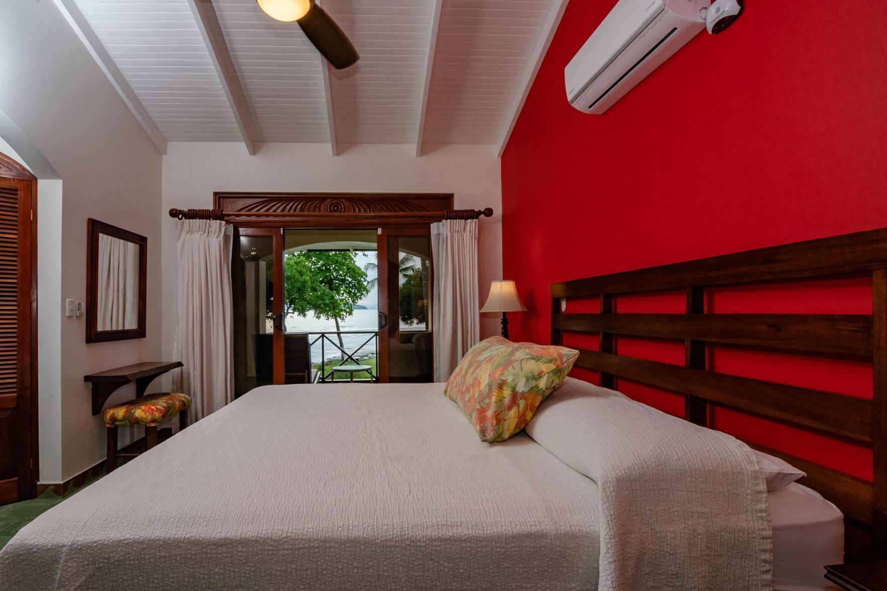 Literie de qualité supérieure, coffres-forts dans les chambres