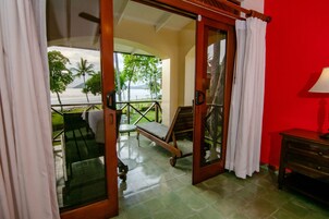 1 Bedroom Condo | Terrace/patio