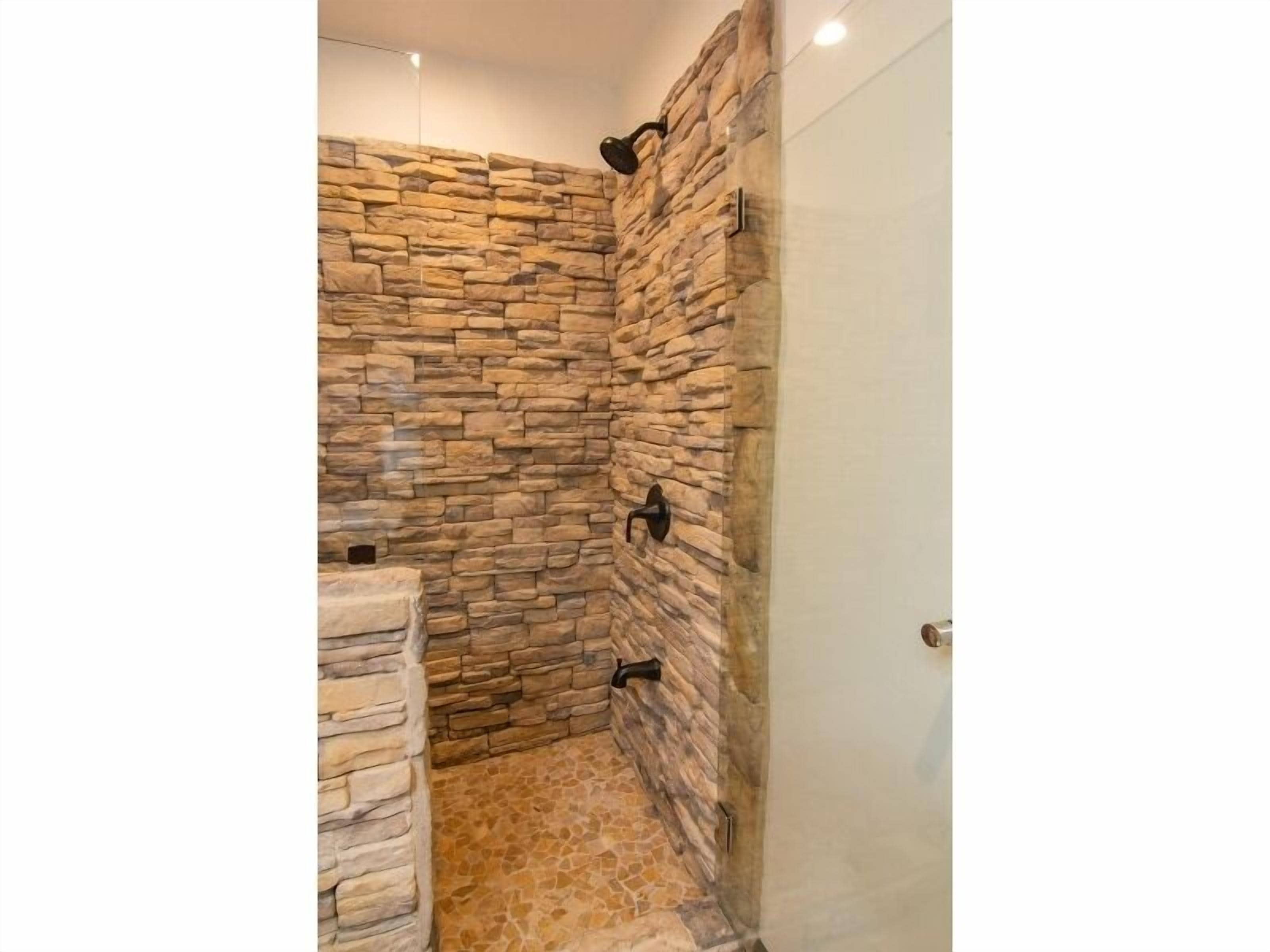 penthouse | bathroom | free toiletries, hair dryer, towels, soap