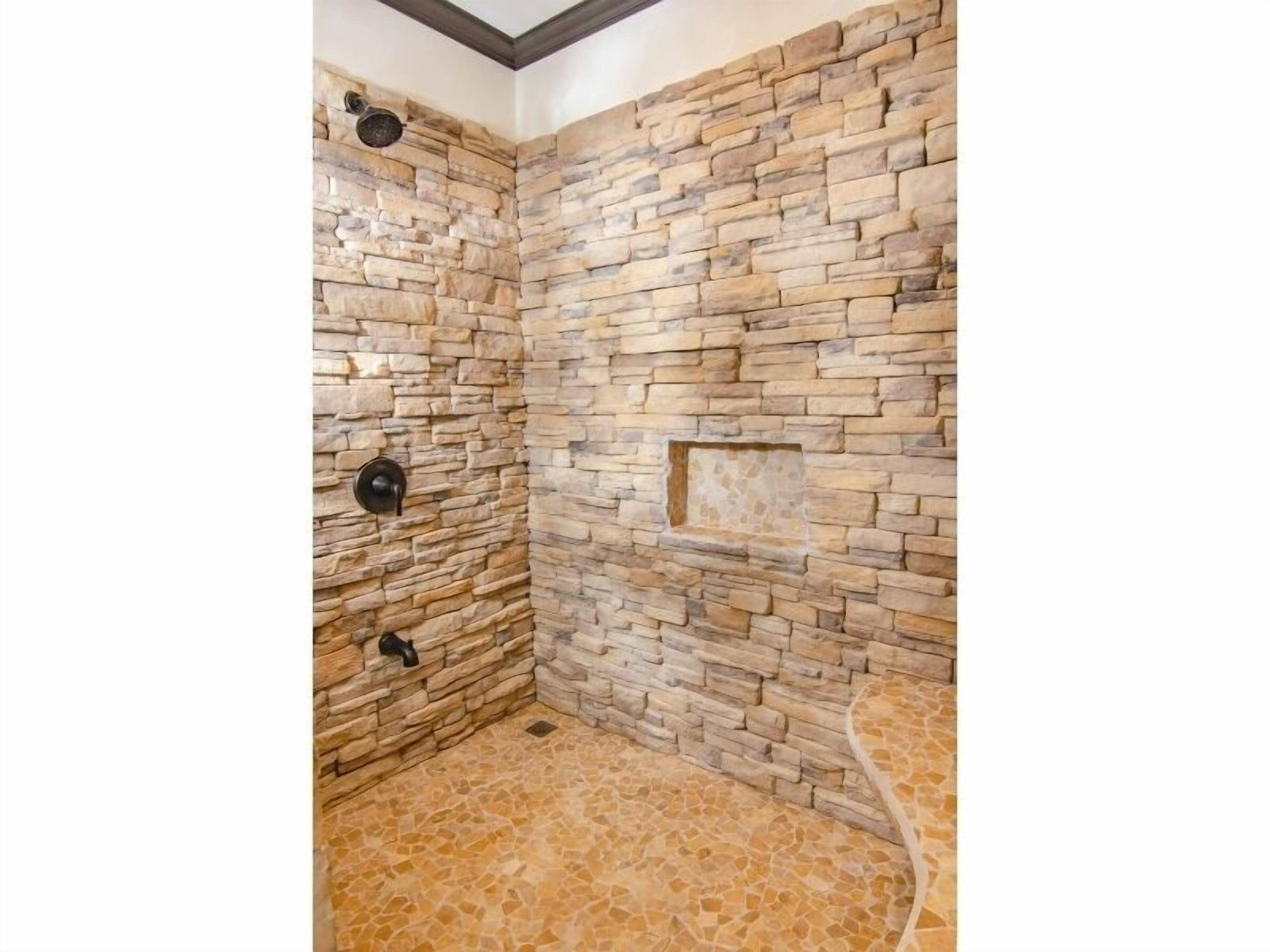 penthouse | bathroom | free toiletries, hair dryer, towels, soap