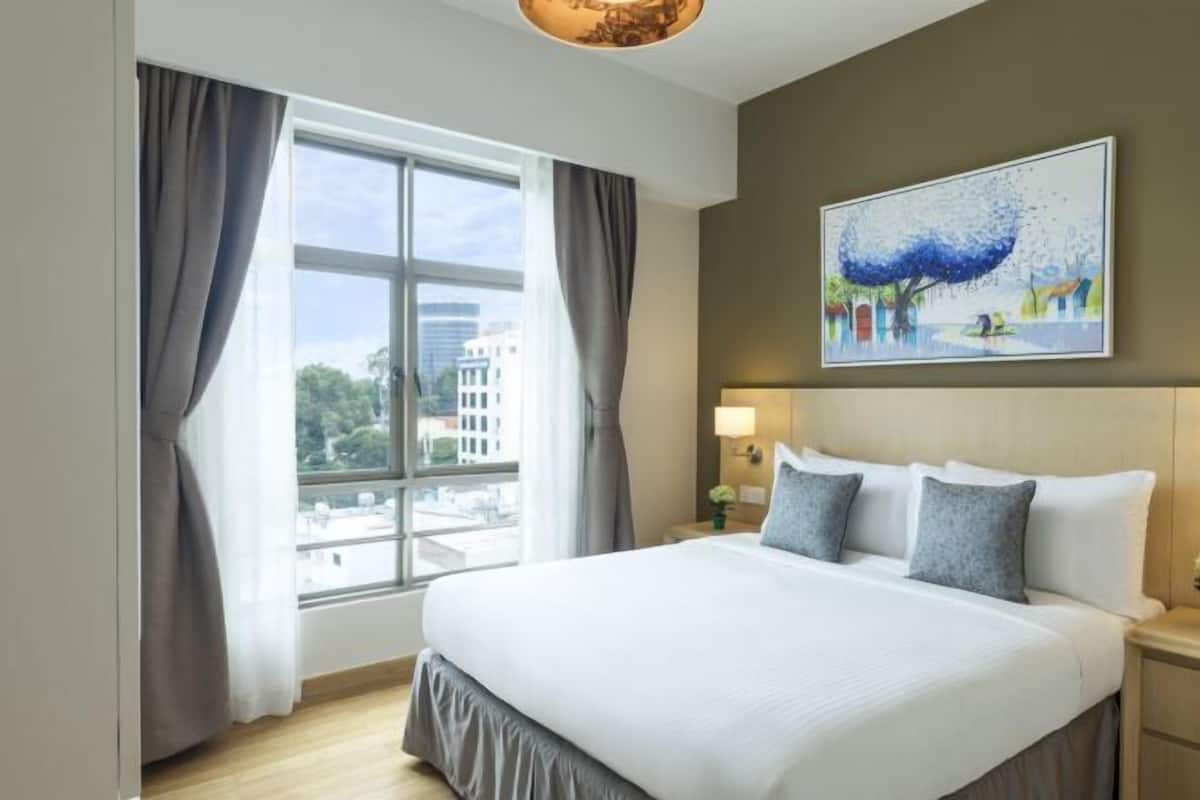 3 bedrooms, in-room safe, iron/ironing board, free WiFi