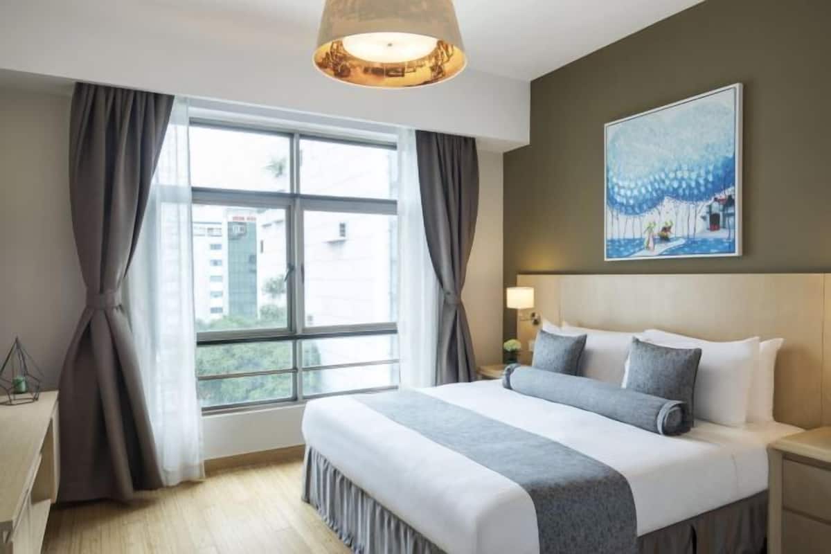 3 bedrooms, in-room safe, iron/ironing board, free WiFi