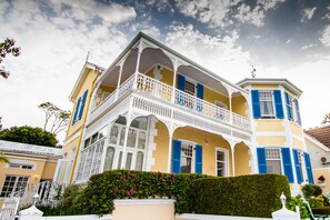 Voorkant van accommodatie