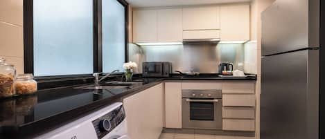 Executive-Zimmer, 3 Schlafzimmer | Eigene Küche | Großer Kühlschrank, Mikrowelle, Ofen