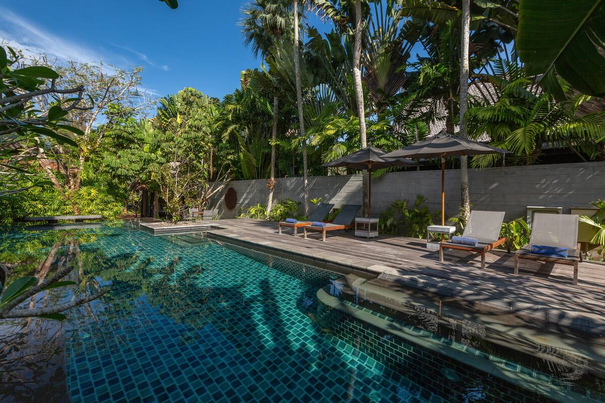 Two Bedroom Family Pool Villa | プール | 3 つの屋外プール、プール パラソル、サンラウンジャー