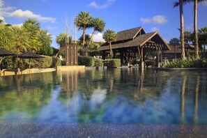 3 個室外泳池；泳池傘、躺椅