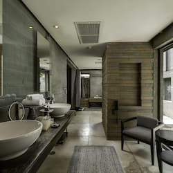 Separate tub and shower, rainfall showerhead, free toiletries