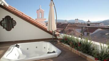 Indoor spa tub