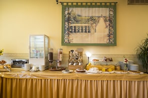 Daily buffet breakfast for a fee - Vega Hotel Perugia (Perugia)