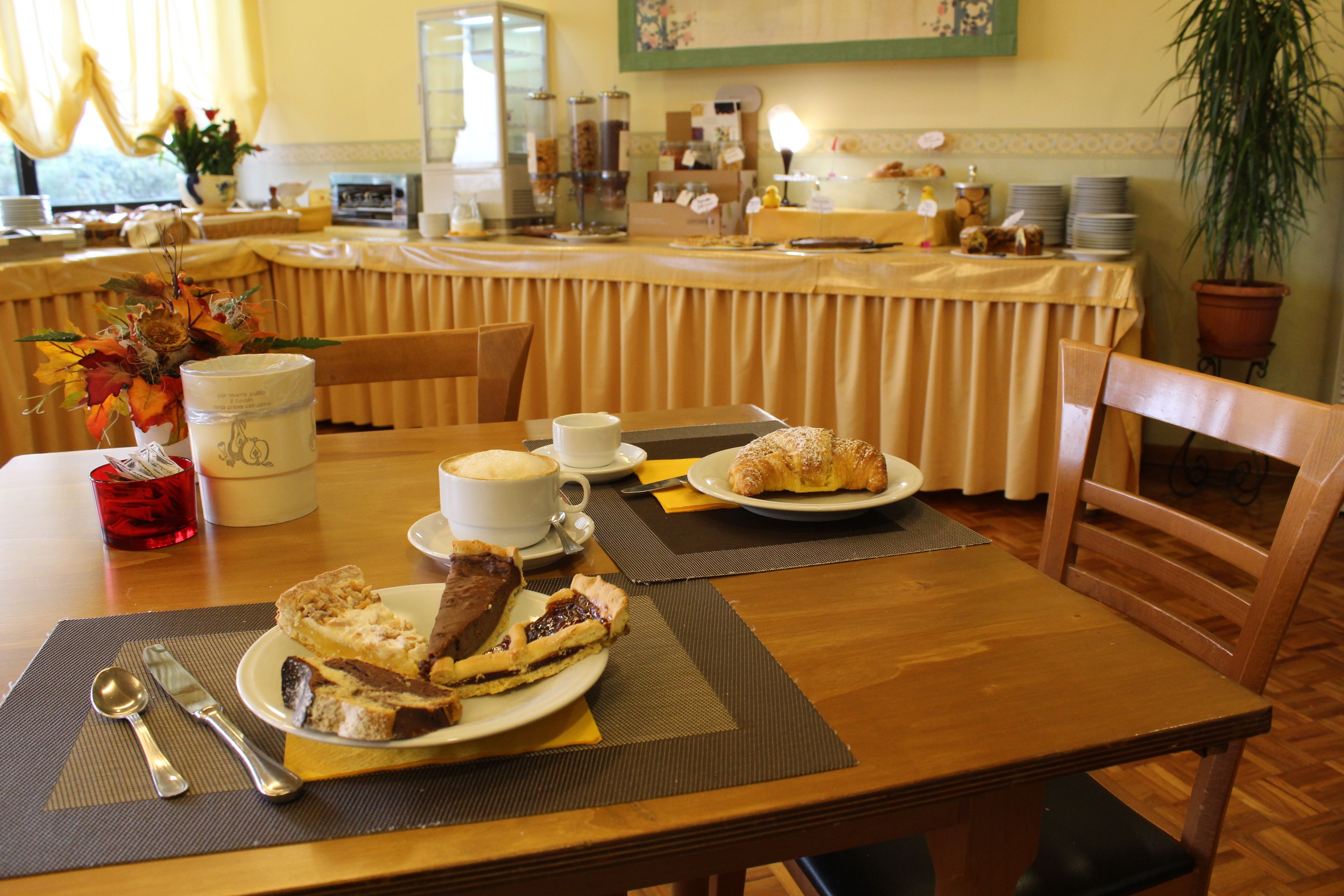 Petit déjeuner buffet servi tous les jours en supplément