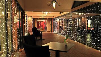 Breakfast, lunch and dinner served