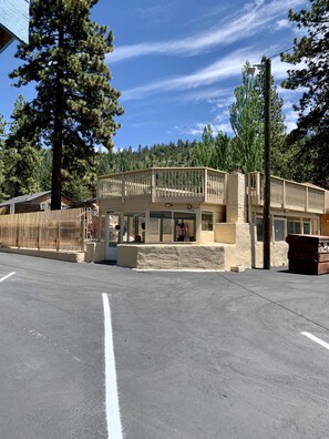 Exterior - Stevenson's Inn (Kings Beach)