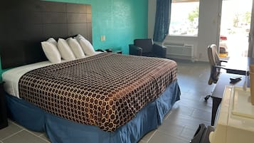 Suite Exécutive | Literie de qualité supérieure, coffres-forts dans les chambres, bureau