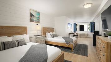 Habitación estándar, 2 camas de matrimonio, no fumadores | Ropa de cama de alta calidad, edredones de plumas, escritorio