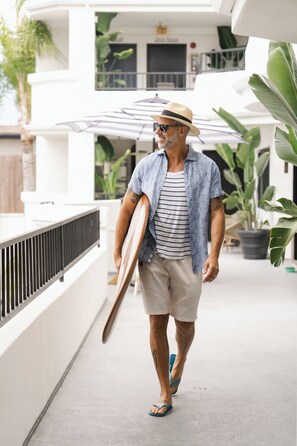 Surfing/boogie boarding