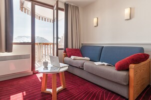 Studio 4 people - 1 sleeping alcove | Cribs/infant beds, free WiFi, bed sheets