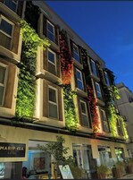 Bagian depan properti