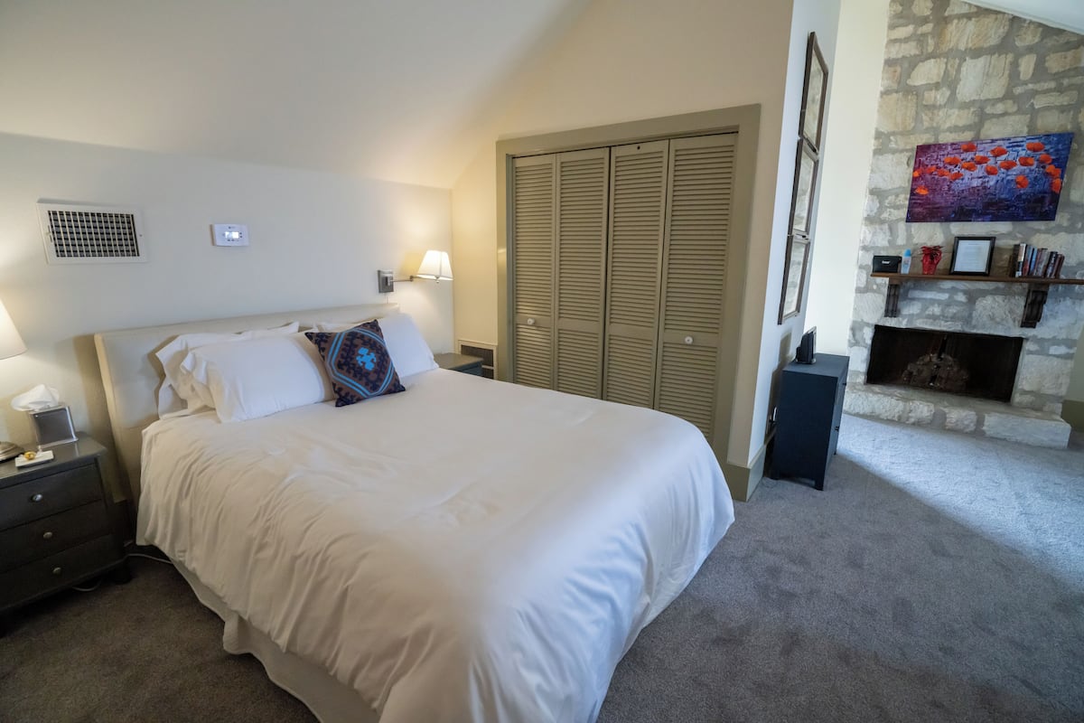 Premium bedding, free WiFi, bed sheets