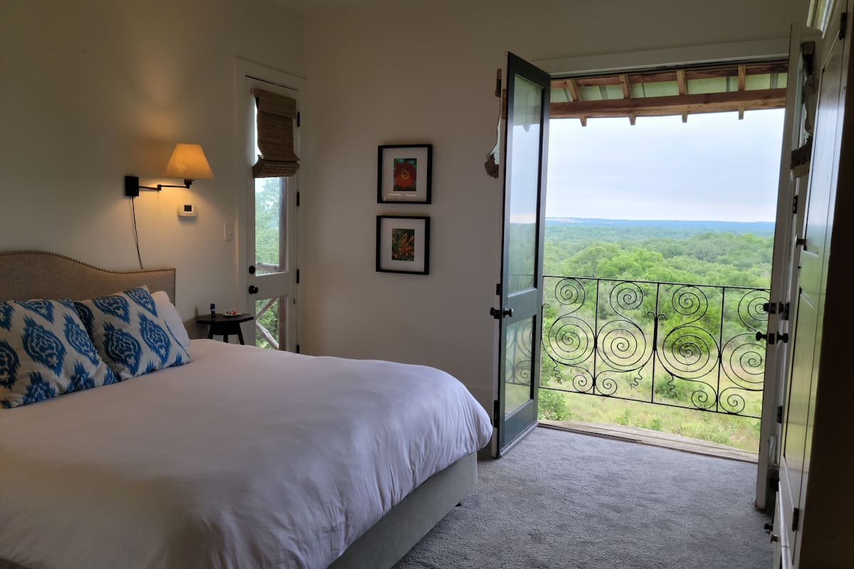 Premium bedding, free WiFi, bed sheets