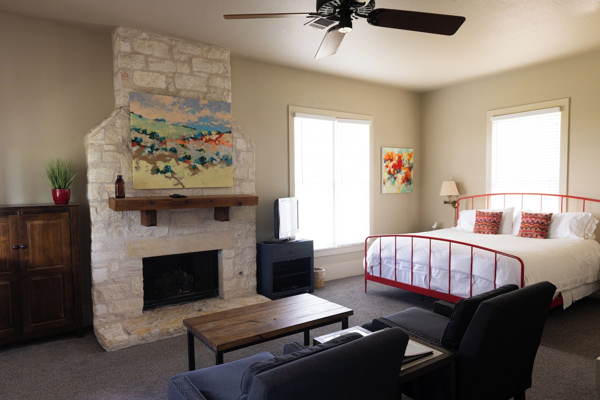 Pecan Cottage | Premium bedding, free WiFi, bed sheets